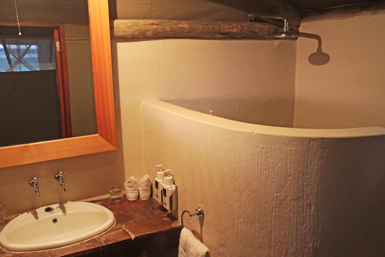 Suricate Tented Kalahari Lodge Hoachanas الغرفة الصورة